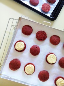 Red Velvet Whoopie pie 