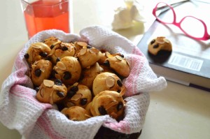 Chouquette - Choux Pastry Puffs