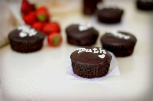 Eggless chocolate mini cakes